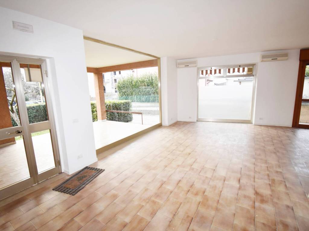 negozio in vendita ad Arzignano