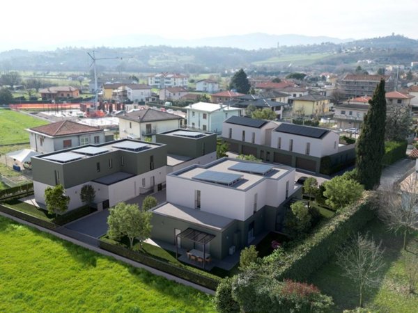 casa indipendente in vendita ad Arzignano in zona Tezze