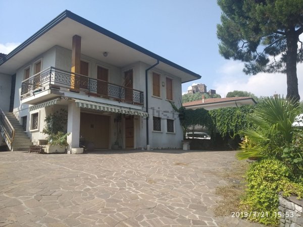 casa indipendente in vendita ad Arzignano in zona Castello