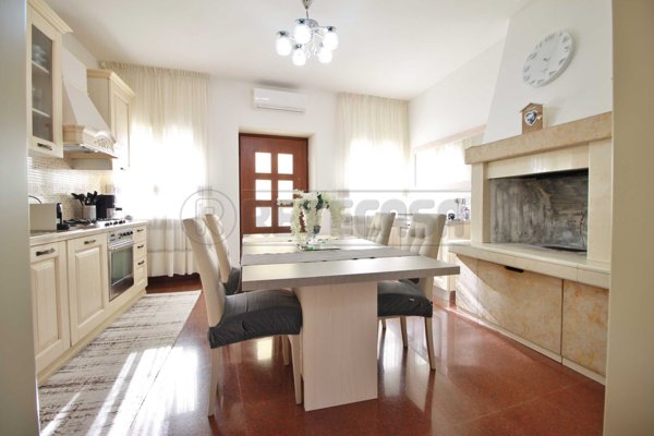casa indipendente in vendita ad Arzignano in zona Costo