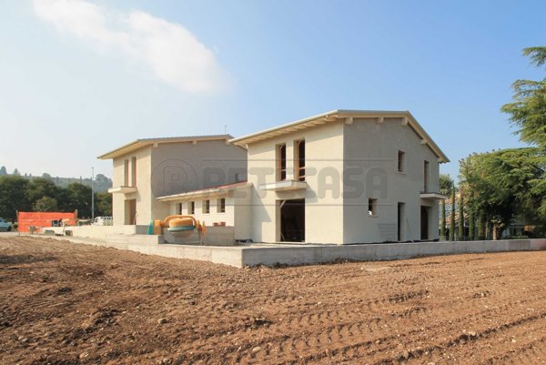 casa indipendente in vendita ad Arzignano in zona Costo