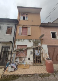 casa indipendente in vendita ad Arzignano in zona Costo
