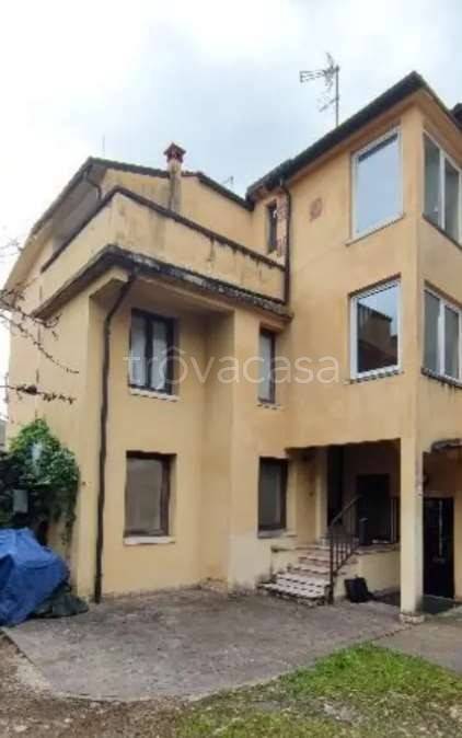 negozio in vendita ad Arzignano