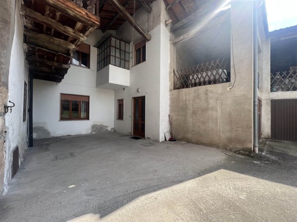 casa indipendente in vendita ad Arzignano in zona Costo