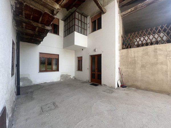 casa indipendente in vendita ad Arzignano in zona Costo