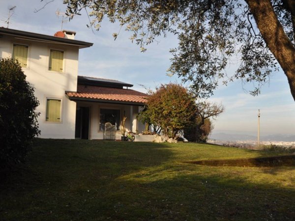 casa indipendente in vendita ad Arzignano in zona Castello