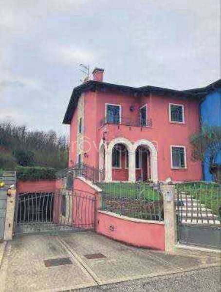 casa indipendente in vendita ad Arzignano in zona Costo
