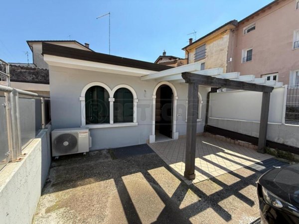 casa indipendente in vendita ad Arzignano in zona San Bortolo