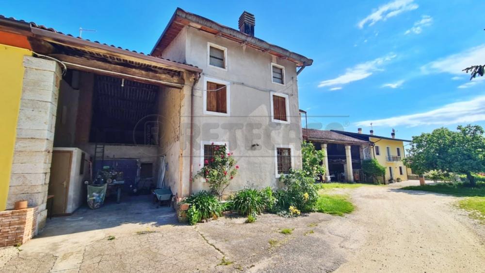 terreno agricolo in vendita ad Arzignano in zona Pugnello