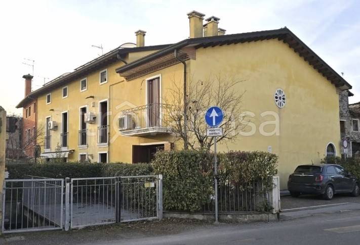 ufficio in vendita ad Arzignano in zona Costo