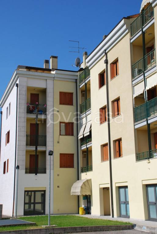 negozio in vendita ad Arzignano