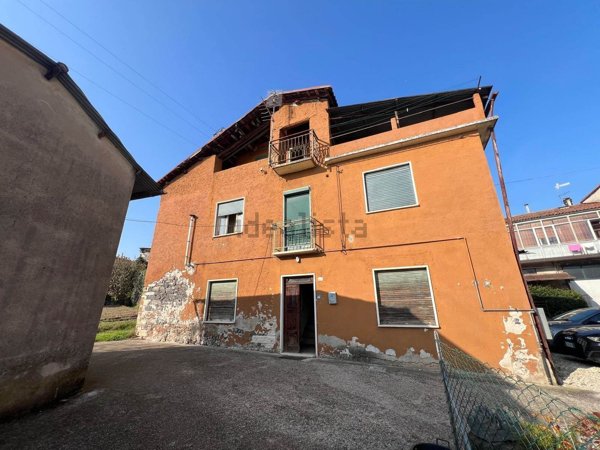 appartamento in vendita ad Arzignano in zona Costo