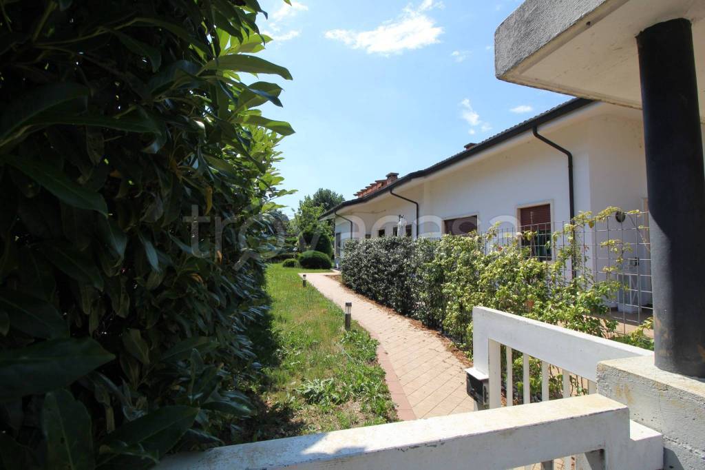 casa indipendente in vendita ad Arzignano in zona Costo