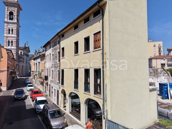 casa indipendente in vendita ad Arzignano in zona Castello