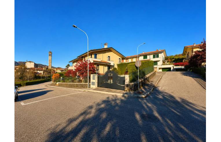 casa indipendente in vendita ad Arzignano in zona Castello