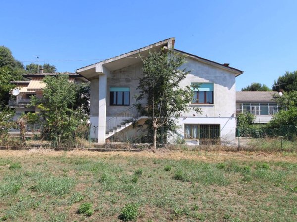 casa indipendente in vendita ad Arzignano in zona Tezze