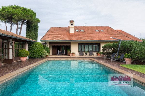 casa indipendente in vendita ad Arzignano in zona Castello