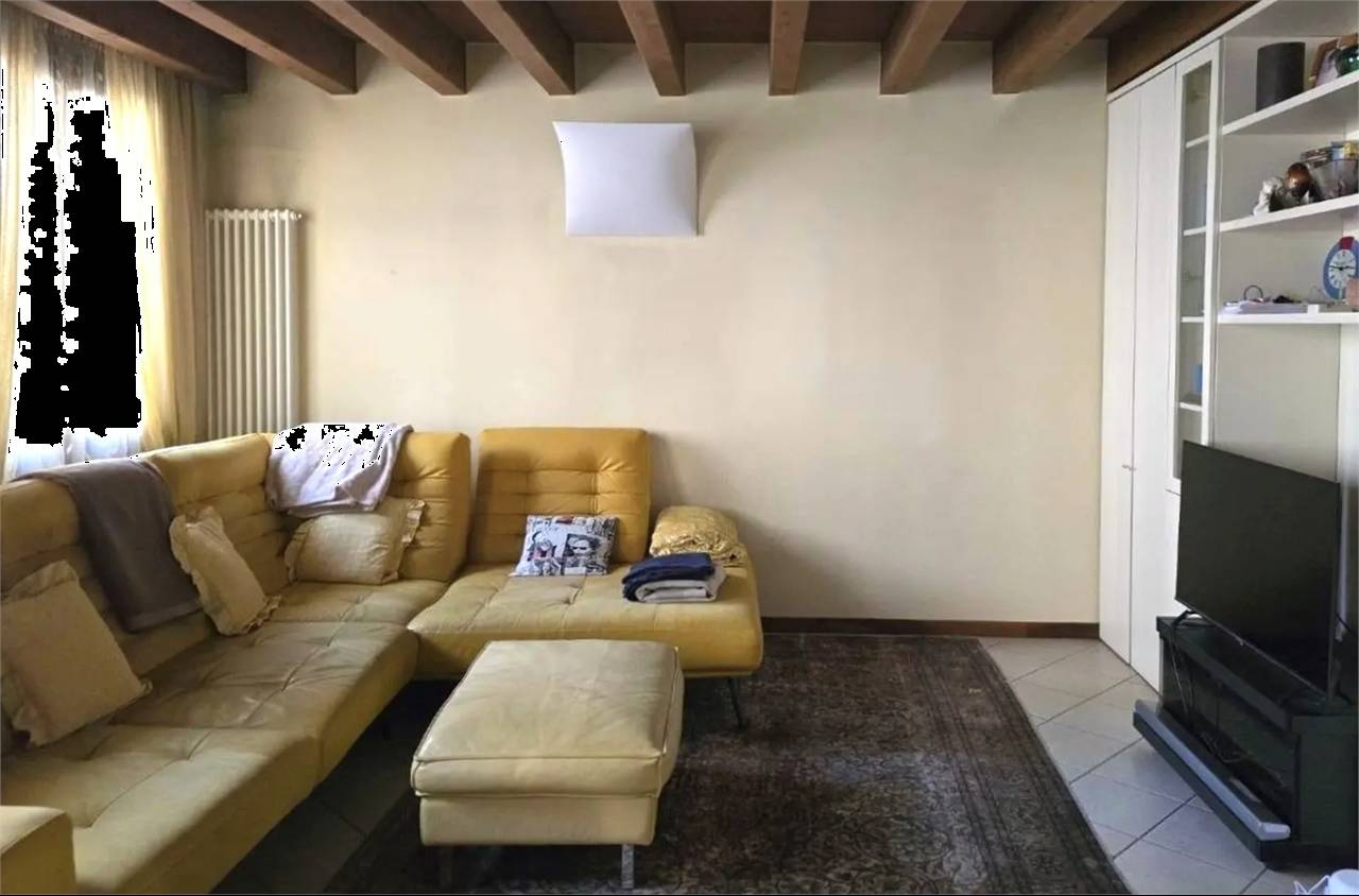 ufficio in vendita ad Arzignano in zona Castello