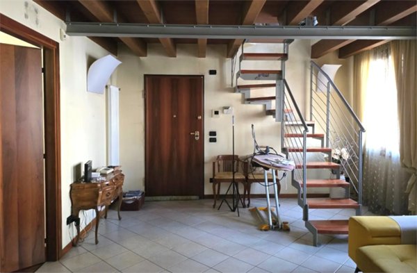 ufficio in vendita ad Arzignano in zona Castello