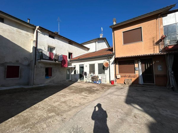 appartamento in vendita ad Arzignano in zona Tezze
