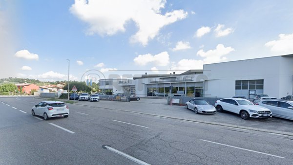 locale commerciale in vendita ad Arzignano