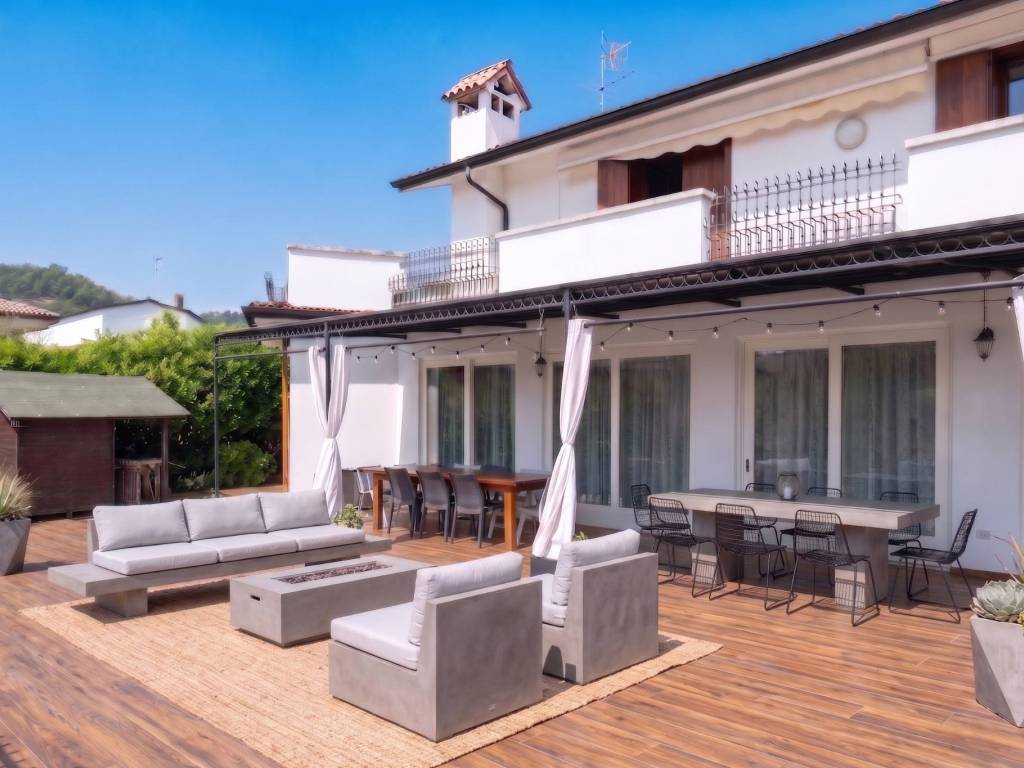 casa indipendente in vendita ad Arzignano in zona Castello