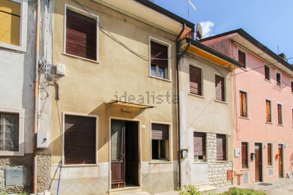 casa indipendente in vendita ad Arzignano in zona Castello