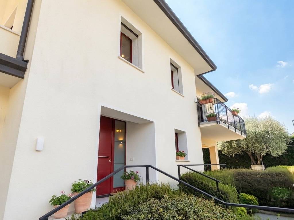 casa indipendente in vendita ad Arzignano in zona Castello