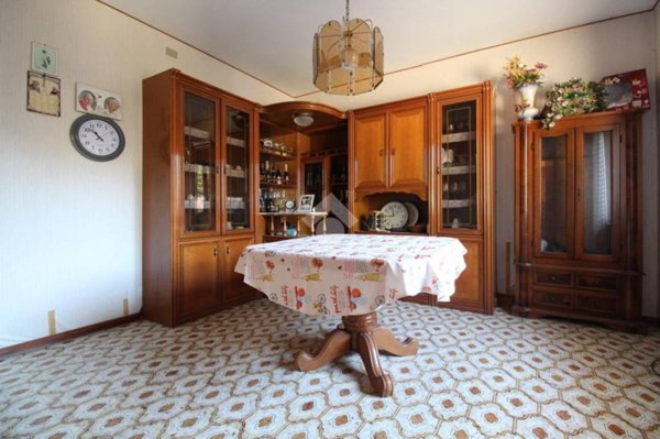 casa indipendente in vendita ad Arzignano in zona Restena