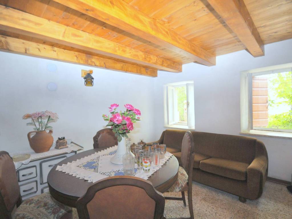 casa indipendente in vendita ad Asiago in zona Sasso