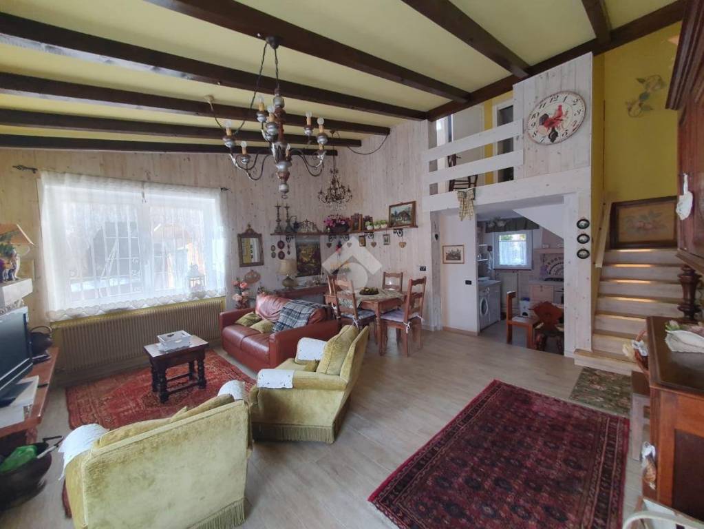 casa indipendente in vendita ad Asiago