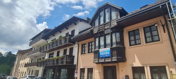 locale commerciale in vendita ad Asiago