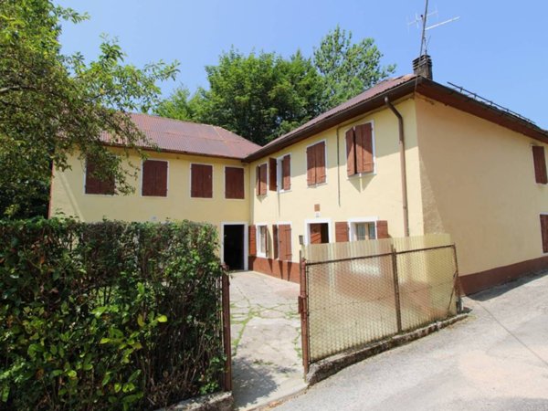 casa indipendente in vendita ad Asiago