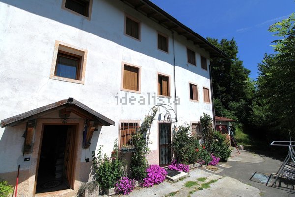 pentavano in vendita ad Asiago in zona Sasso