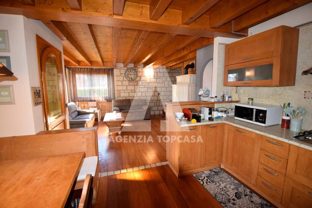 casa indipendente in vendita ad Asiago