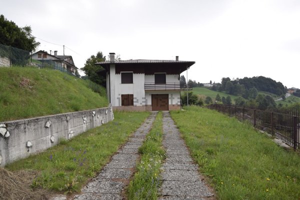 casa indipendente in vendita ad Asiago