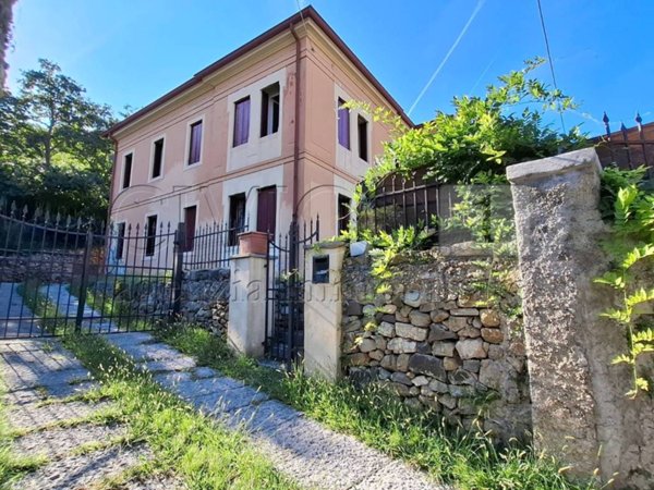 casa indipendente in vendita ad Asiago