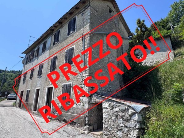 villetta a schiera in vendita ad Asiago in zona Sasso