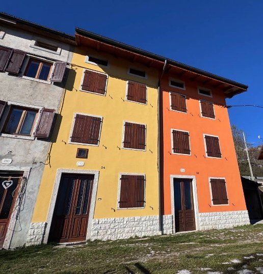 casa indipendente in vendita ad Asiago in zona Sasso