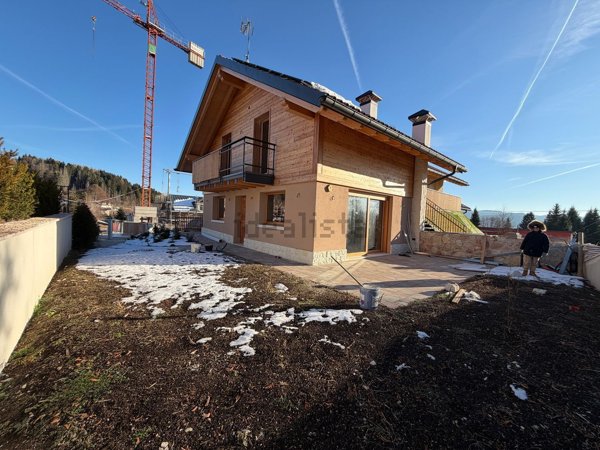 casa indipendente in vendita ad Asiago