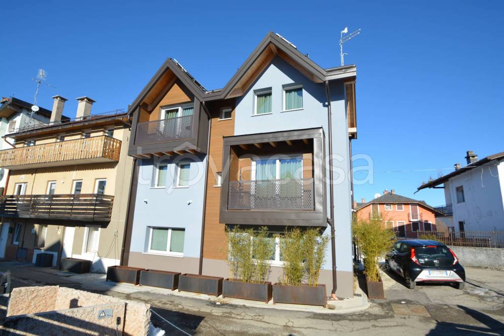 casa indipendente in vendita ad Asiago in zona Sasso