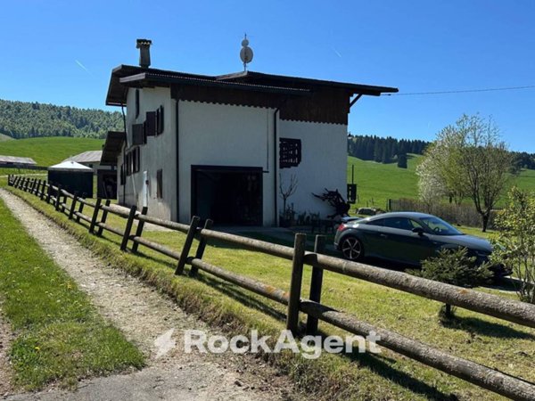 casa indipendente in vendita ad Asiago