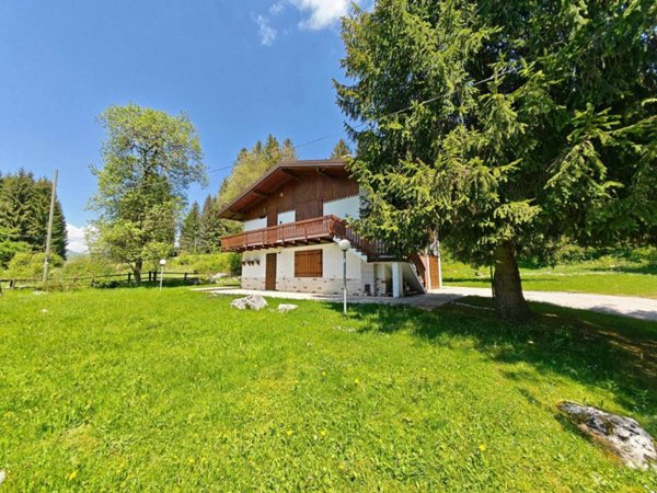 casa indipendente in vendita ad Asiago
