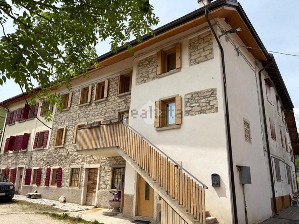casa semindipendente in vendita ad Asiago