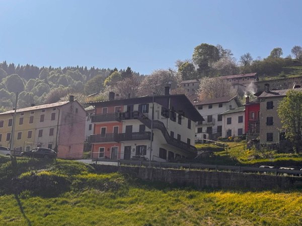 casa indipendente in vendita ad Asiago in zona Sasso