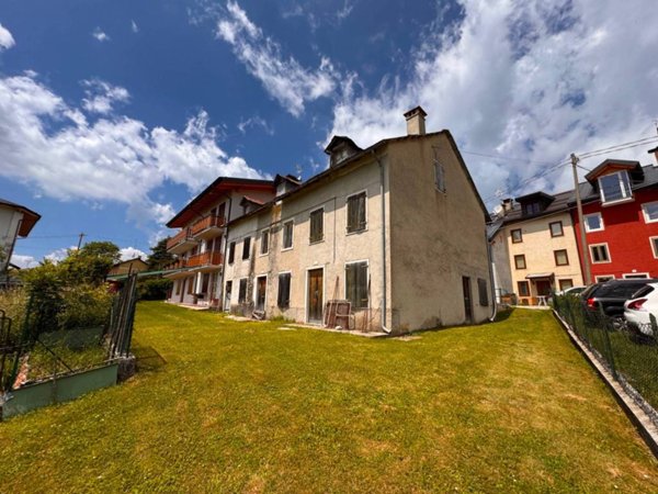 casa indipendente in vendita ad Asiago in zona Sasso