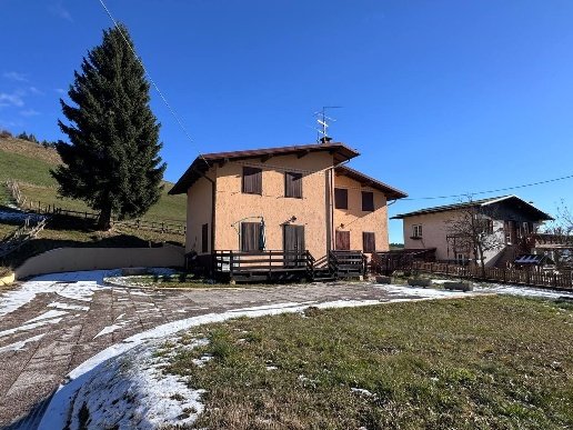 appartamento in vendita ad Asiago in zona Sasso