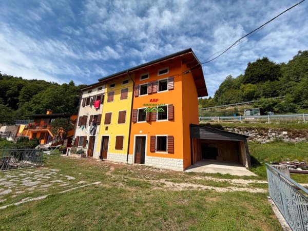 casa indipendente in vendita ad Asiago in zona Sasso