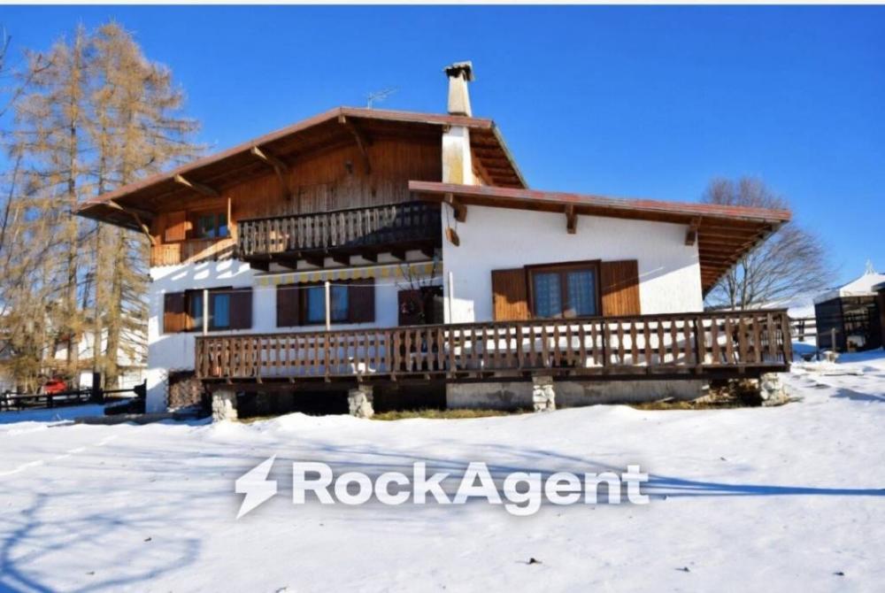 casa indipendente in vendita ad Asiago in zona Sasso