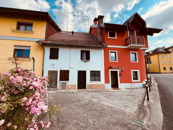 casa indipendente in vendita ad Asiago in zona Sasso